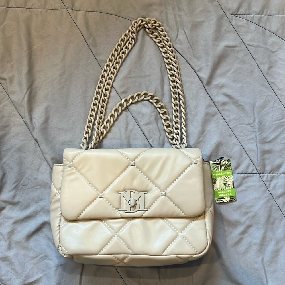 NWT Badgley Mischka Quilted Cream Chain Crossbody Vegan Leather Shoulder Bag